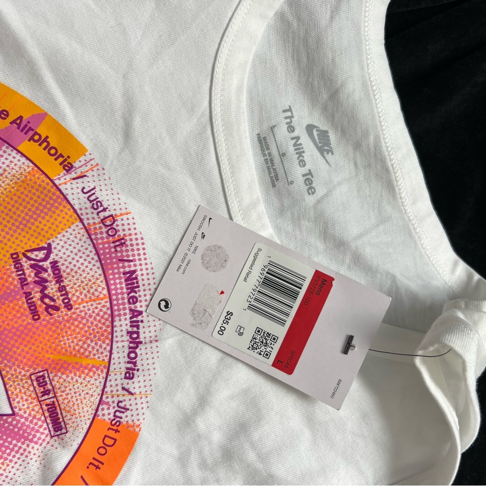 New small Nike design tanktop tee